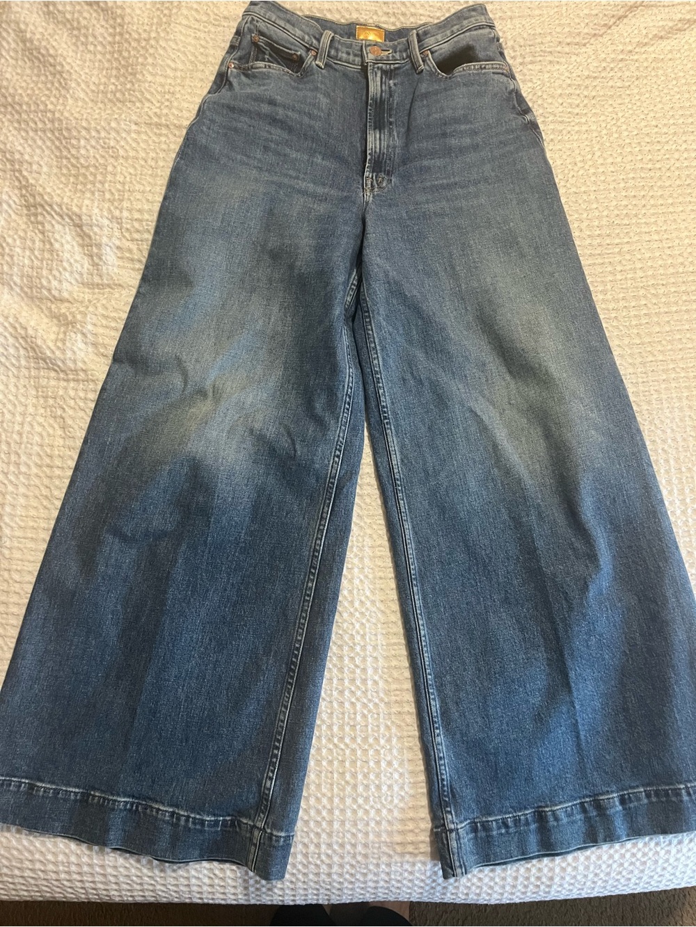 MOTHER The Headliner Sneak Wide-Leg Jeans - Blue Wash - Picture 4 of 7